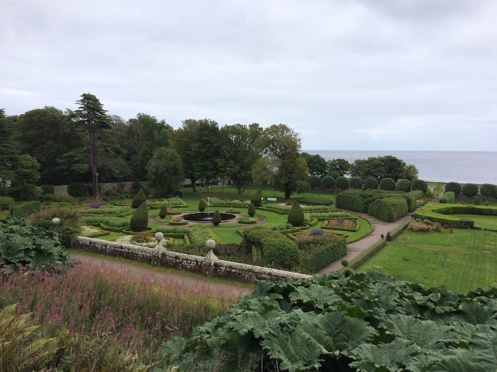 The garden at Dunrobin Castle