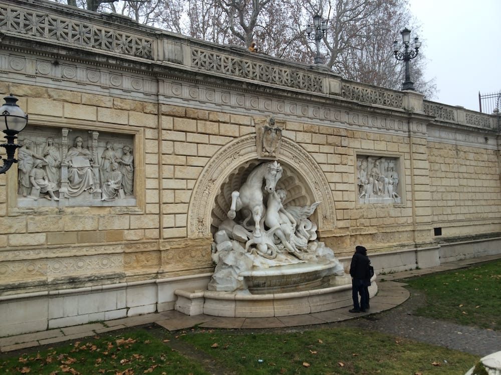 The beautiful statue/fountain at the entrance to Scalinata Del Pincio